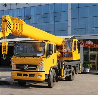 מנוף רכוב על משאית טלסקופית